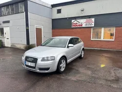 Silver Begagnad 2006 Audi A3 Sportback Attraction Halvkombi | 49 800 kr (Marknadspris)