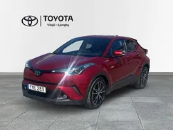 Röd Begagnad 2018 Toyota C-HR SUV | 219 000 kr (Marknadspris)