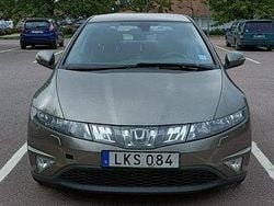 Grå Begagnad 2008 Honda Civic Sport Halvkombi | 55 000 kr (Bra pris)