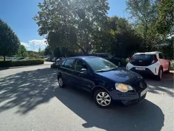Blå Begagnad 2007 VW Polo Halvkombi | 23 000 kr (Marknadspris)