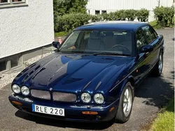 Blå Begagnad 2000 Jaguar XJ Executive Sedan | 97 000 kr