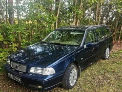 Blå Begagnad 2000 Volvo V70 Standard Kombi | 5 000 kr (Superpris)