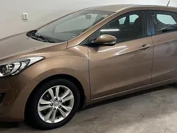 Ljusbrun (brun) Begagnad 2014 Hyundai i30 Kombi | 59 900 kr (Marknadspris)