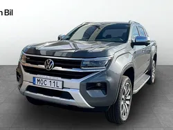 Mörkgrå (dark grey metallic) Ny 2025 VW Amarok Aventura Pickup | 896 500 kr (Dyr)