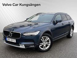 Mörkblå (blå) Begagnad 2017 Volvo V90 CC Business Edition Kombi | 249 900 kr (Marknadspris)
