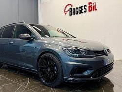 Mörkgrå (grå) Begagnad 2020 VW Golf VII R Kombi | 359 900 kr