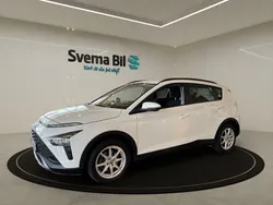 Vit Begagnad 2022 Hyundai Bayon Essential SUV | 169 900 kr (Marknadspris)