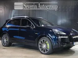 Blå Begagnad 2015 Porsche Cayenne S E-Hybrid Sport SUV | 369 000 kr