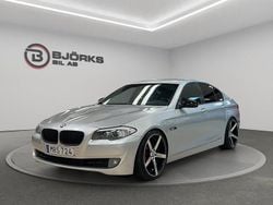Ljusgrå Begagnad 2012 BMW 520 Sport Line Sedan | 109 500 kr (Marknadspris)
