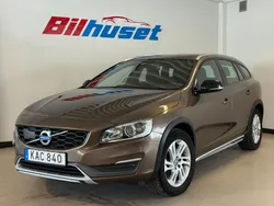 Brun Begagnad 2015 Volvo V60 CC Momentum Kombi | 139 000 kr (Dyr)