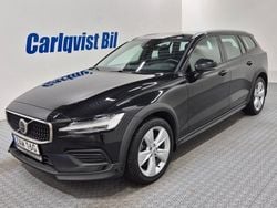 Svart Begagnad 2023 Volvo V60 CC Core Kombi | 349 000 kr (Lite dyr)