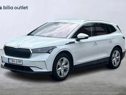 Vit Begagnad 2022 Skoda Enyaq iV SUV | 329 900 kr (Superpris)