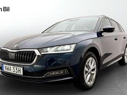 Blå Begagnad 2023 Skoda Octavia Style Kombi | 310 900 kr (Marknadspris)
