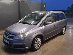 Grå Begagnad 2007 Opel Zafira Minibuss | 17 800 kr (Lite dyr)
