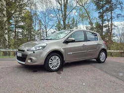 Brun Begagnad 2012 Renault Clio R.S. Halvkombi | 54 000 kr (Marknadspris)