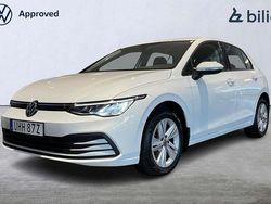 Vit Begagnad 2022 VW Golf VIII Life Halvkombi | 219 500 kr (Marknadspris)
