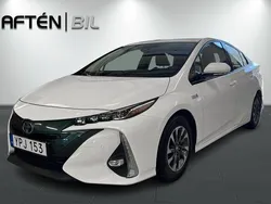 Vit Begagnad 2017 Toyota Prius Plug-in Hybrid Halvkombi | 199 900 kr (Marknadspris)