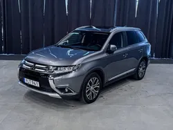 Grå Begagnad 2017 Mitsubishi Outlander SUV | 239 900 kr (Lite dyr)