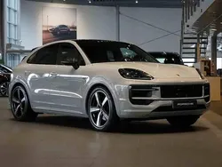 Grå Ny 2025 Porsche Cayenne SUV | 1 578 600 kr