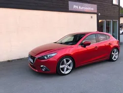 Röd Begagnad 2015 Mazda 3 Inclusive Halvkombi | 139 000 kr (Marknadspris)