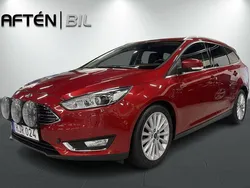 Röd Begagnad 2017 Ford Focus Titanium Kombi | 139 800 kr (Superpris)