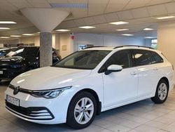 Vit Begagnad 2023 VW Golf VIII Kombi | 274 900 kr (Marknadspris)