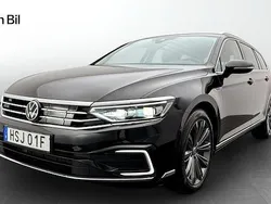 Svart (deep black pearl) Begagnad 2023 VW Passat Business Kombi | 334 900 kr (Marknadspris)