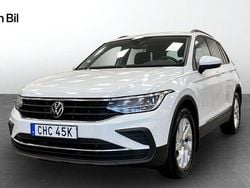 Vit Begagnad 2022 VW Tiguan Life SUV | 274 800 kr (Marknadspris)
