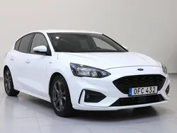 Vit Begagnad 2018 Ford Focus ST-Line Halvkombi | 139 900 kr (Marknadspris)