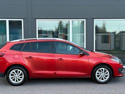 Röd Begagnad 2016 Renault Mégane GrandTour LIMITED Kombi | 79 400 kr (Marknadspris)