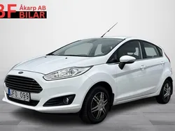 Vit Begagnad 2013 Ford Fiesta Titanium Halvkombi | 74 500 kr (Marknadspris)