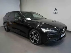 Svart Begagnad 2020 Volvo V60 R-Design Kombi | 362 000 kr (Marknadspris)