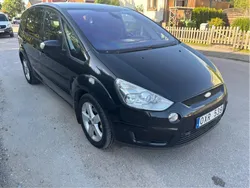 Svart Begagnad 2010 Ford S-MAX S Minibuss | 25 000 kr