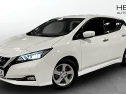 Vit (white) Begagnad 2021 Nissan Leaf N-Connecta Halvkombi | 174 900 kr (Marknadspris)