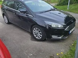 Svart Begagnad 2016 Ford Focus Titanium Kombi | 68 000 kr (Marknadspris)