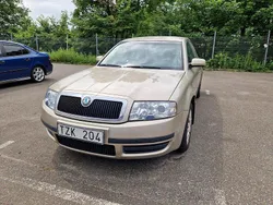 Brun Begagnad 2003 Skoda Superb Sedan | 10 900 kr