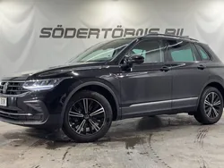Svart Begagnad 2023 VW Tiguan SUV | 319 900 kr (Marknadspris)