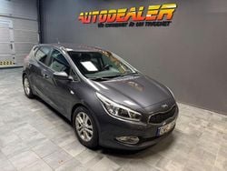 Grå Begagnad 2013 Kia Ceed EX Halvkombi | 69 900 kr (Marknadspris)