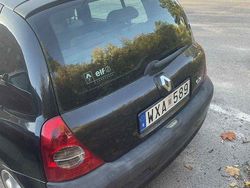 Svart Begagnad 2005 Renault Clio R.S. Authentique Halvkombi | 19 000 kr (Lite dyr)