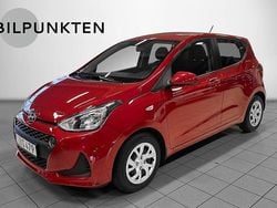 Rödmetallic Begagnad 2017 Hyundai i10 Comfort Halvkombi | 104 900 kr (Marknadspris)