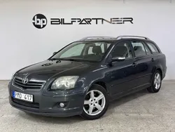 Mörkgrön Begagnad 2006 Toyota Avensis Kombi | 39 900 kr (Marknadspris)