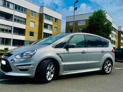 Grå Begagnad 2015 Ford S-MAX Business Edition Minibuss | 80 000 kr