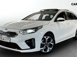 Vit Begagnad 2021 Kia Ceed Sportswagon 2 Kombi | 239 900 kr (Marknadspris)
