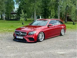 Röd Begagnad 2019 Mercedes E220 Kombi | 365 000 kr (Dyr)