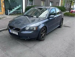 Grå Begagnad 2006 Volvo S40 Summum Sedan | 35 000 kr (Superpris)