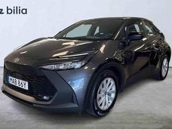 Grå Begagnad 2025 Toyota C-HR SUV | 319 900 kr