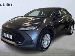 Grå Begagnad 2025 Toyota C-HR SUV | 329 900 kr