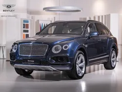 Blå Begagnad 2016 Bentley Bentayga SUV | 1 050 000 kr