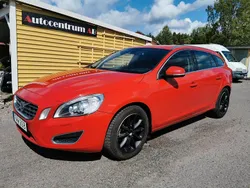 Röd Begagnad 2011 Volvo V60 Summum Kombi | 49 900 kr (Dyr)