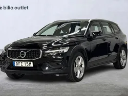 Svart Begagnad 2021 Volvo V60 CC SE Kombi | 274 900 kr (Bra pris)